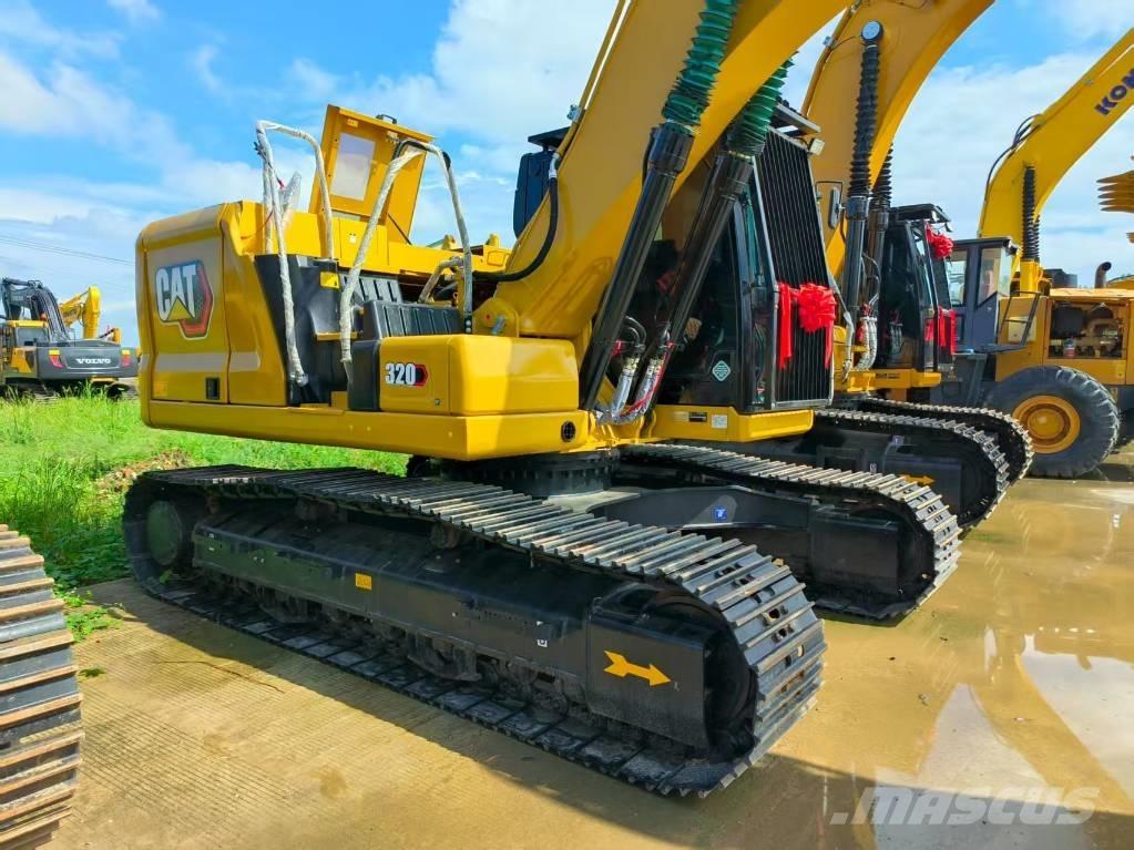 CAT 320 Roomikekskavaatorid