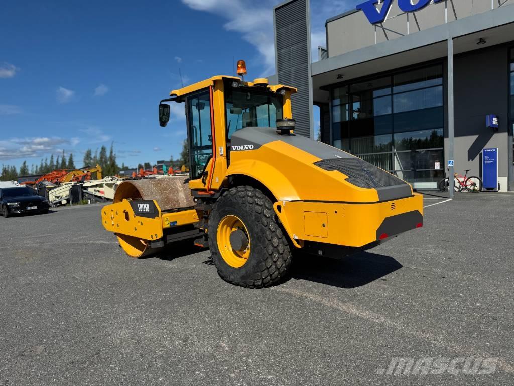 Volvo SD 135 B Ühe trumliga rullid
