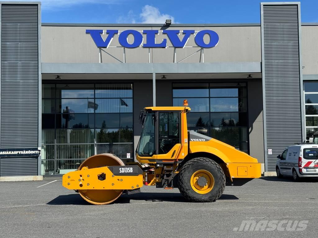 Volvo SD 135 B Ühe trumliga rullid