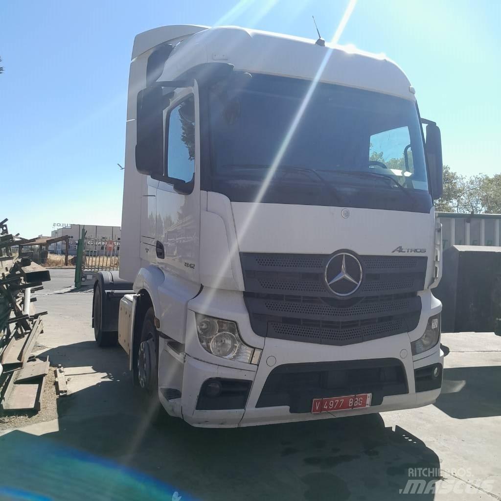 Mercedes-Benz 1842 Sadulveokid