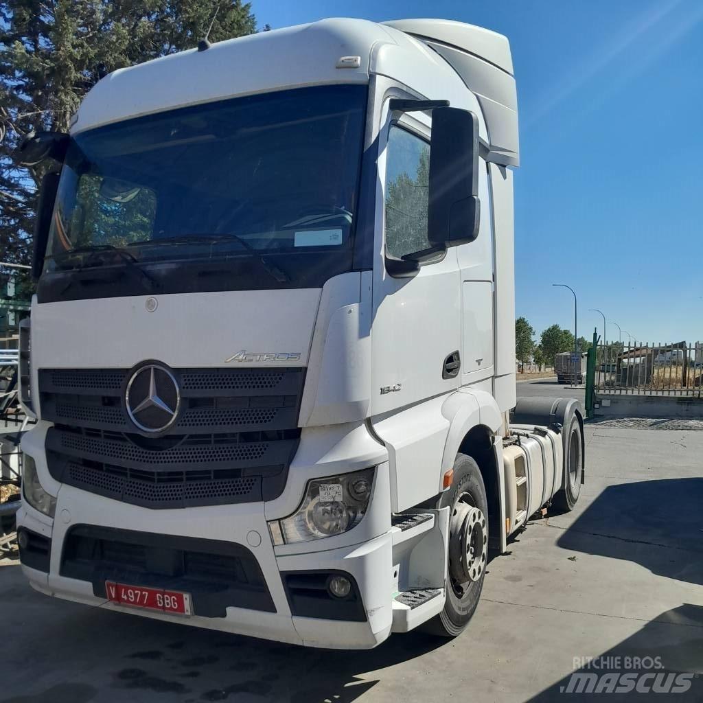 Mercedes-Benz 1842 Sadulveokid