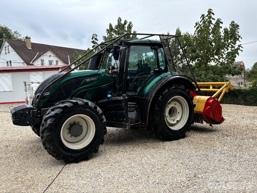 Valtra T 174 Traktorid