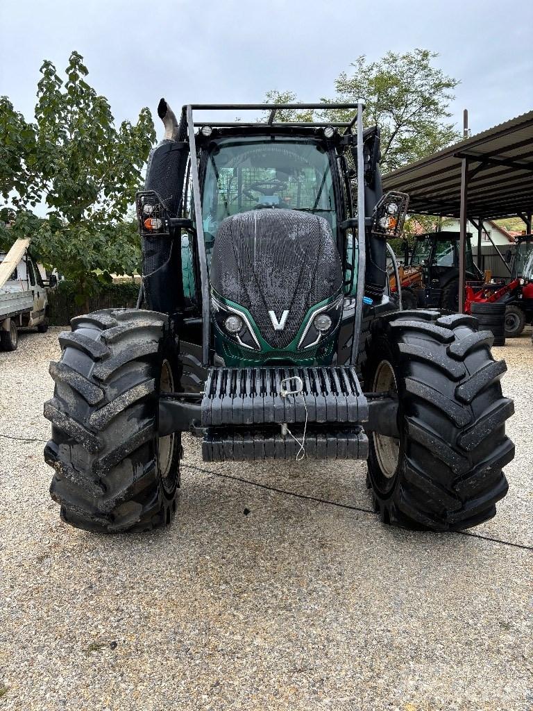 Valtra T 174 Traktorid