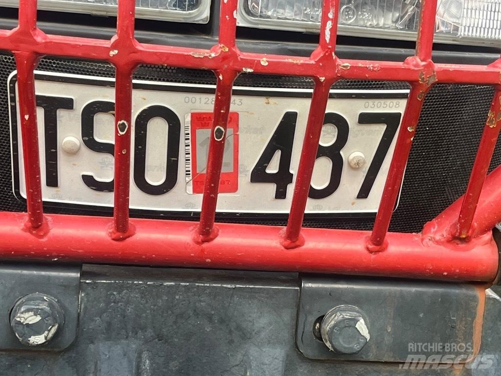 Case IH JX 70 U skog Traktorid