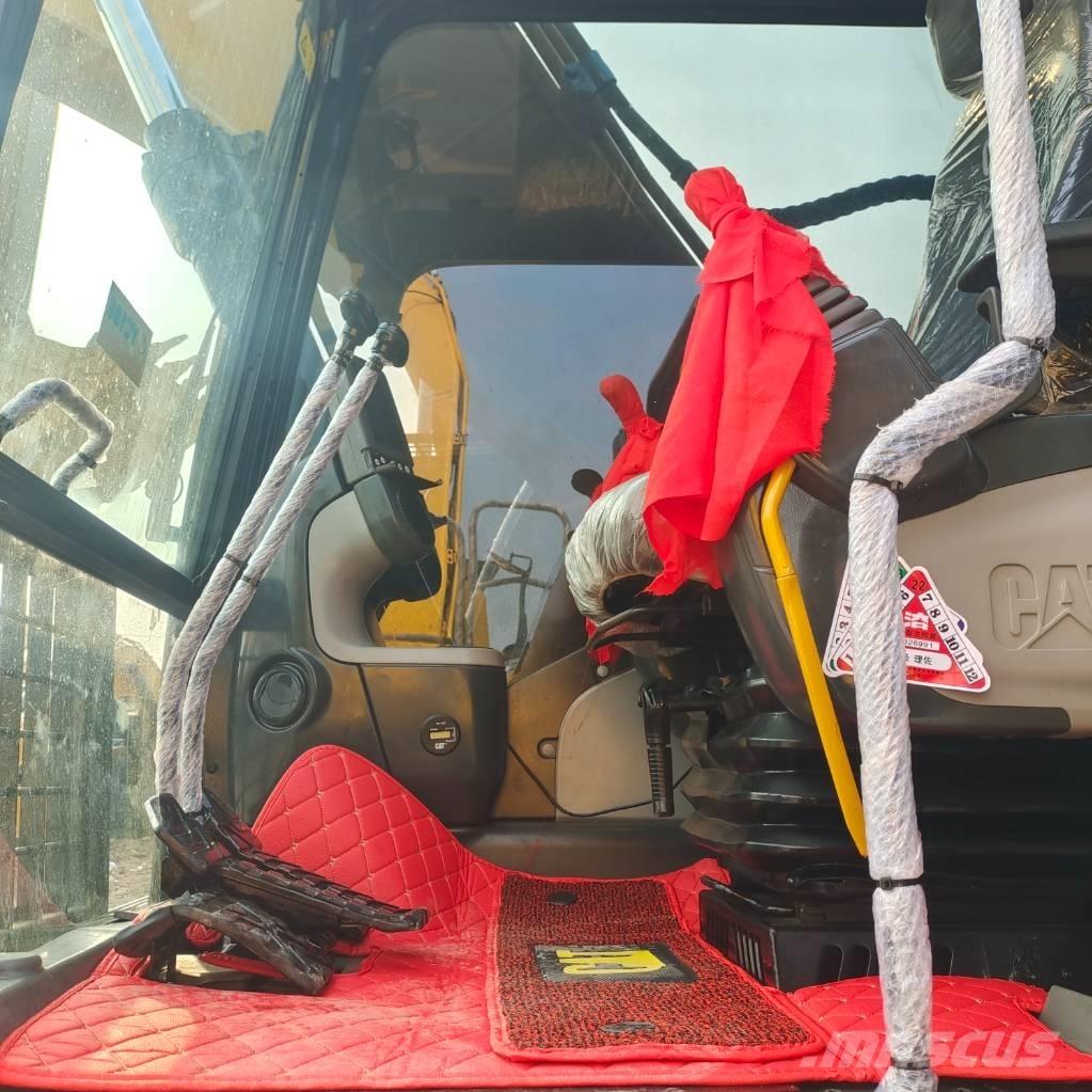 CAT 320 D Roomikekskavaatorid