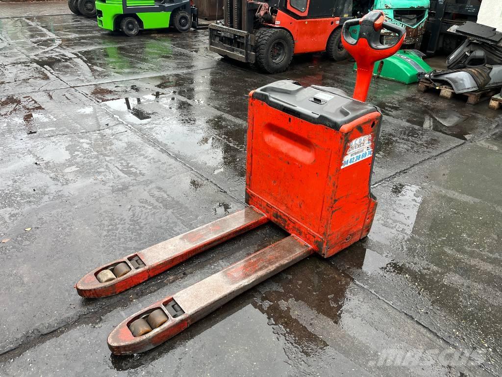 Linde T18 /152/    V-4230 Platvormiga virnastajad