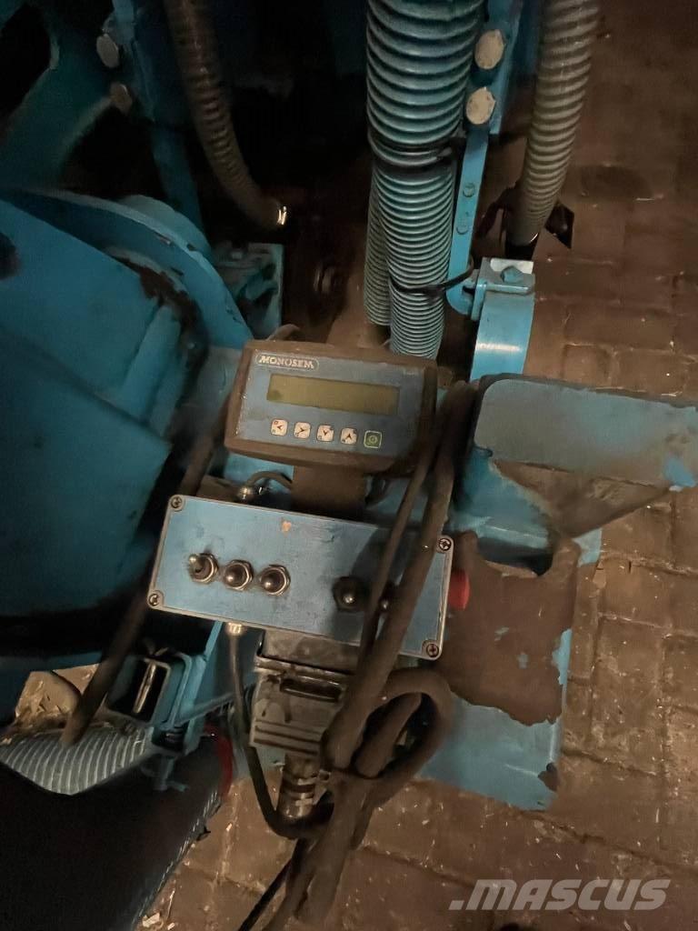 Monosem NG PLUS 12 Täppiskülvikud