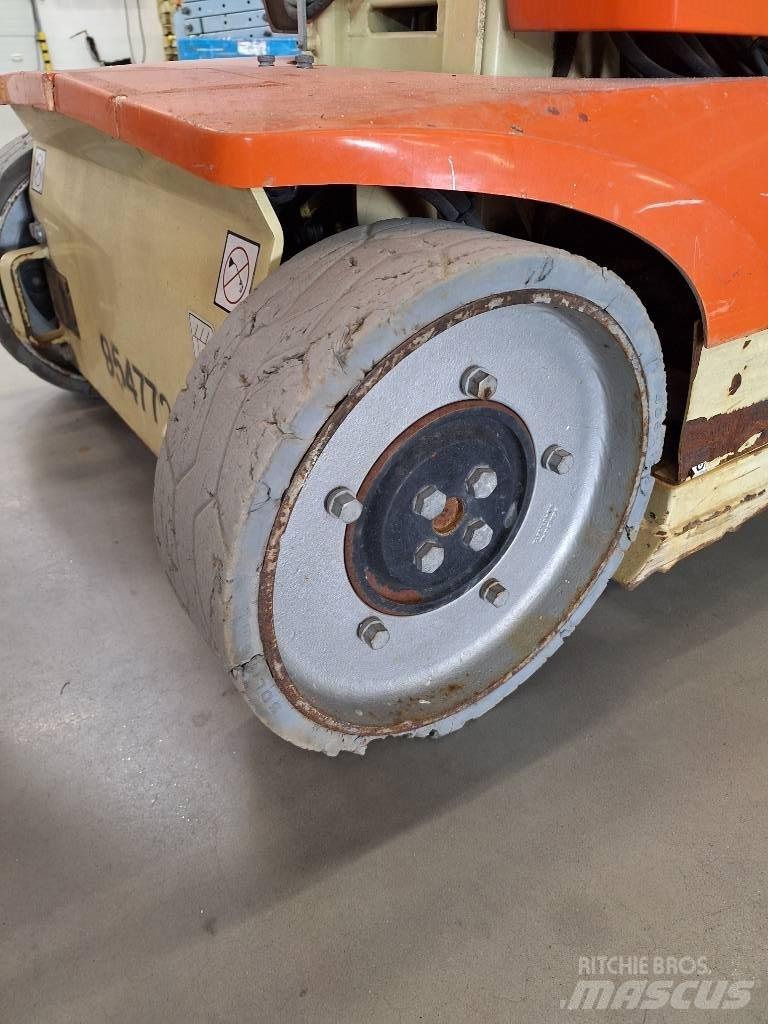 JLG Toucan 10 E Vertikaalsed mast tõstukid