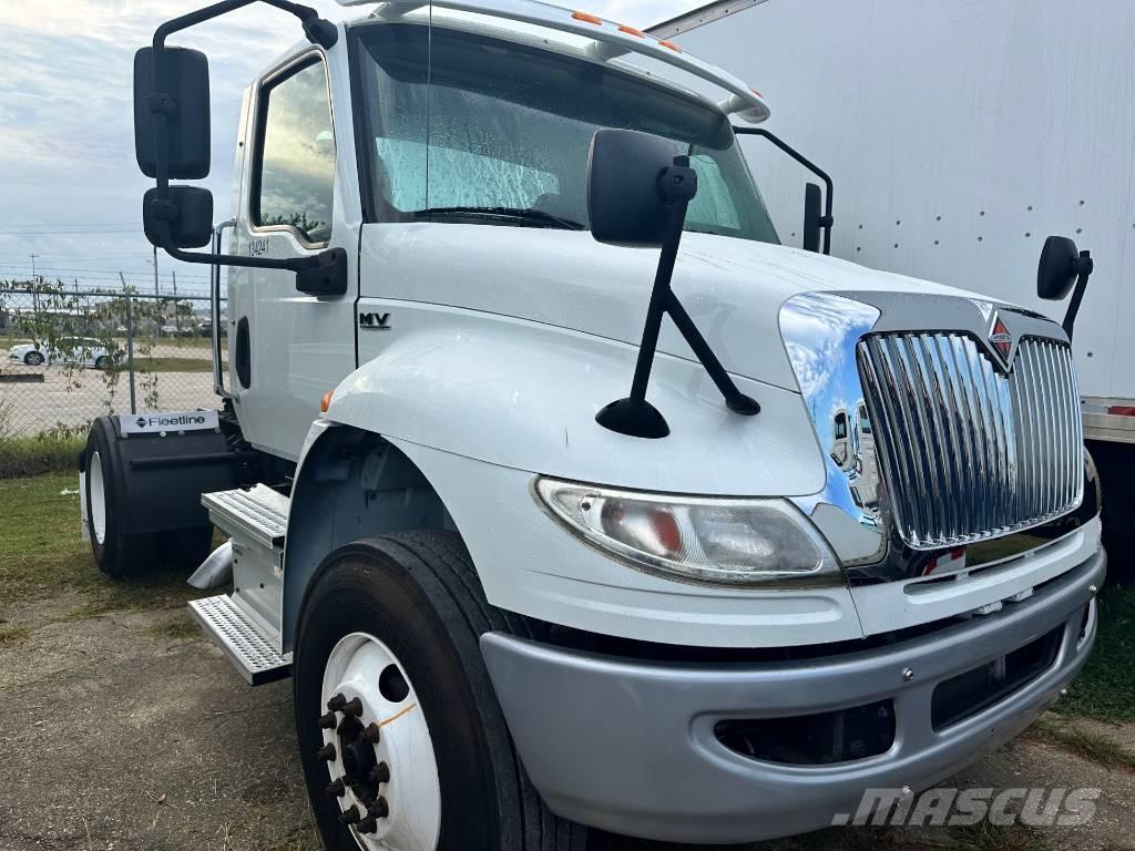 International MV607 Sadulveokid