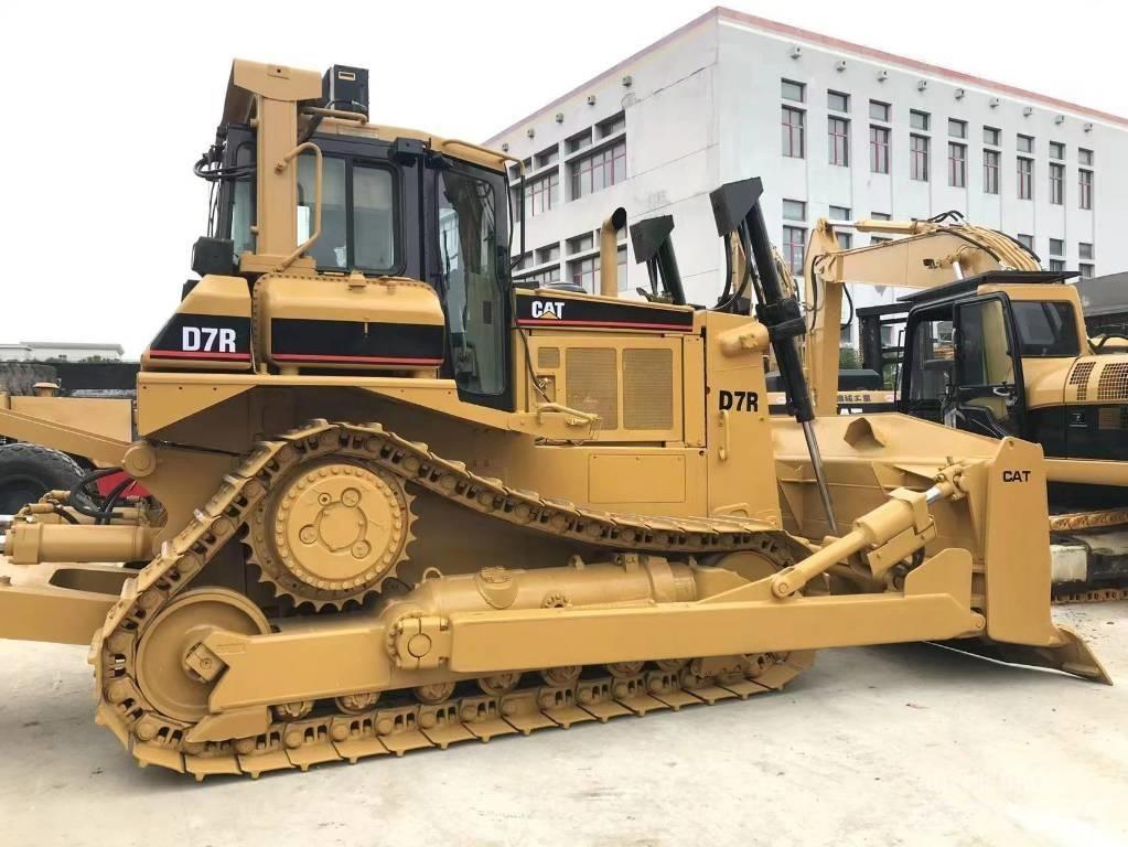 CAT D 7 R Buldooserid
