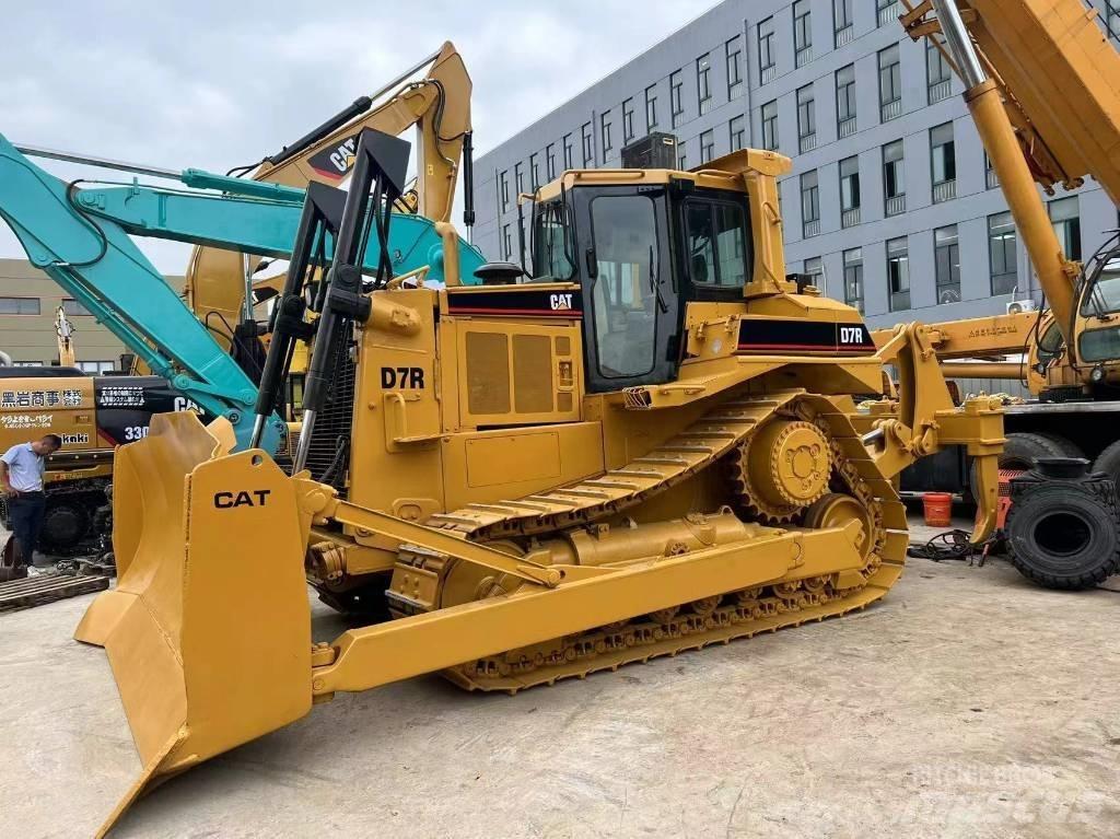 CAT D 7 R Buldooserid