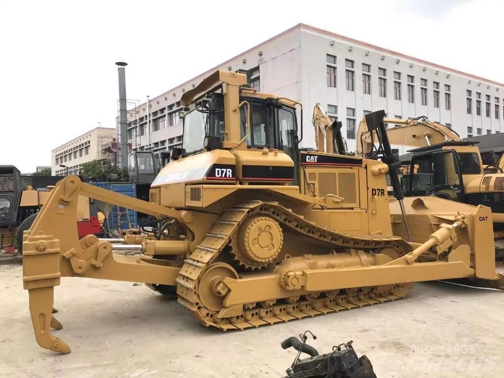 CAT D 7 R Buldooserid