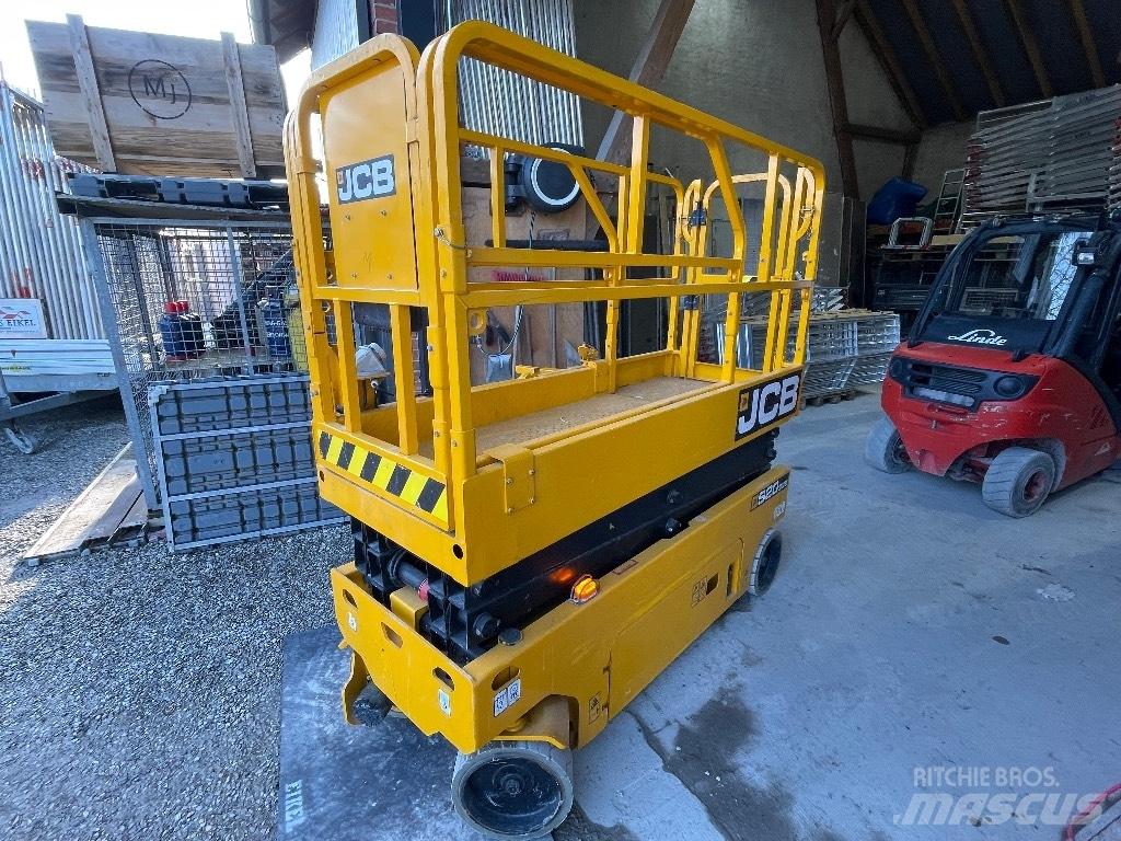 JCB S 2032 E Käärtõstukid