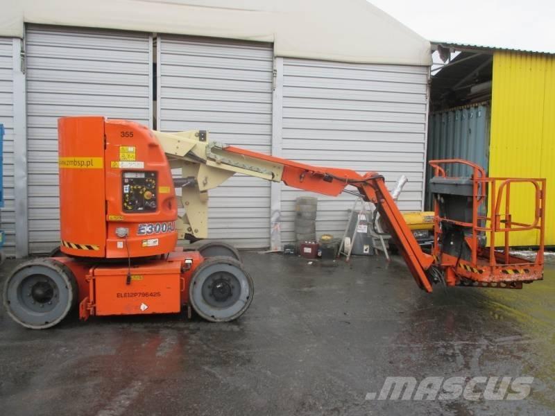 JLG E 300 AJ Iseliikuvad poomtõstukid