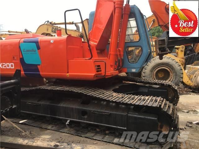 Hitachi EX 200 Roomikekskavaatorid
