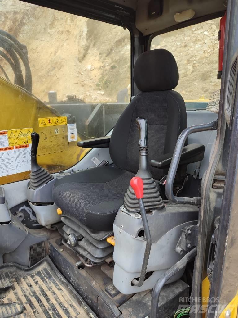 Komatsu PC 228 LC-3 Roomikekskavaatorid