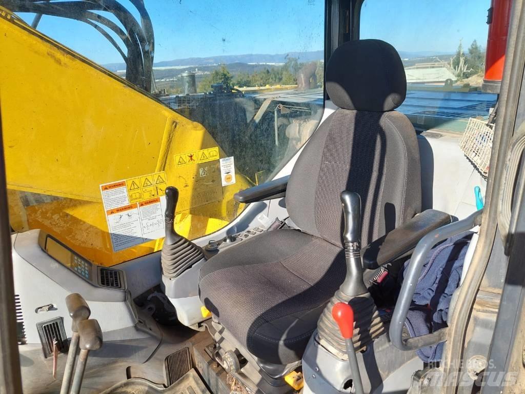 Komatsu PC 228 LC-3 Roomikekskavaatorid