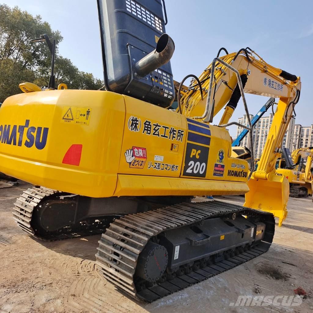 Komatsu PC 200-7 Roomikekskavaatorid