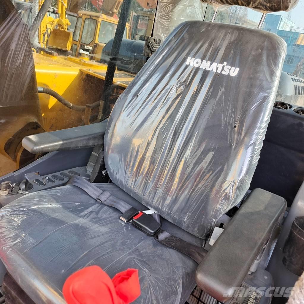 Komatsu PC 200-7 Roomikekskavaatorid