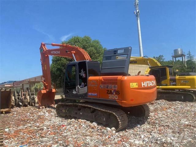 Hitachi ZX200-3G Roomikekskavaatorid