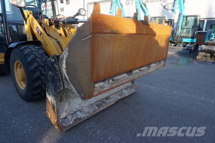 CAT 906 M Rataslaadurid