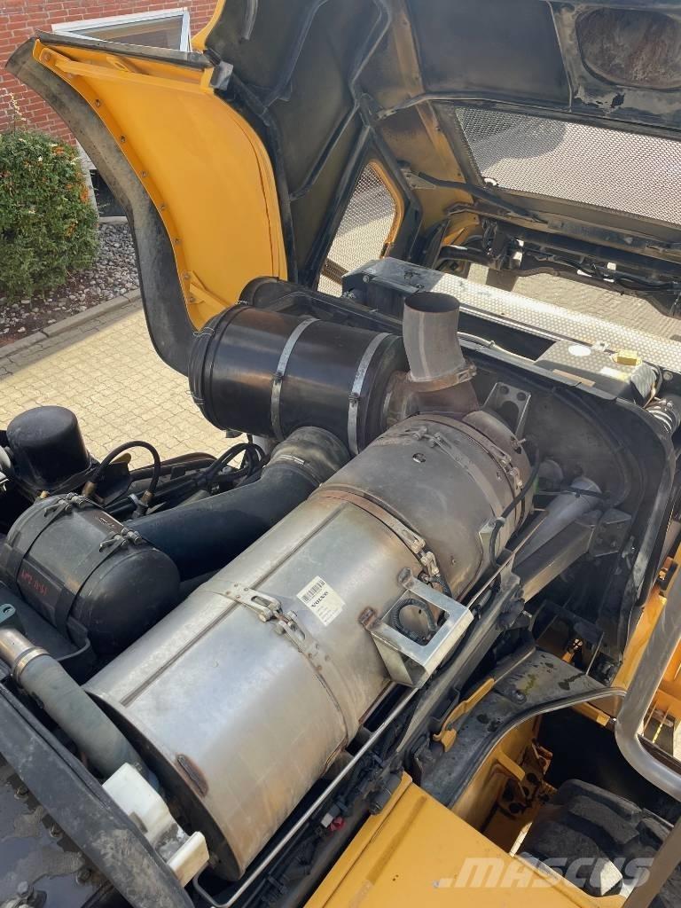 Volvo L220G Rataslaadurid