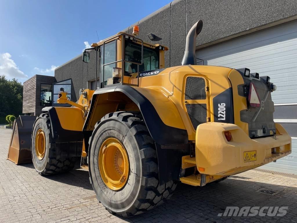 Volvo L220G Rataslaadurid