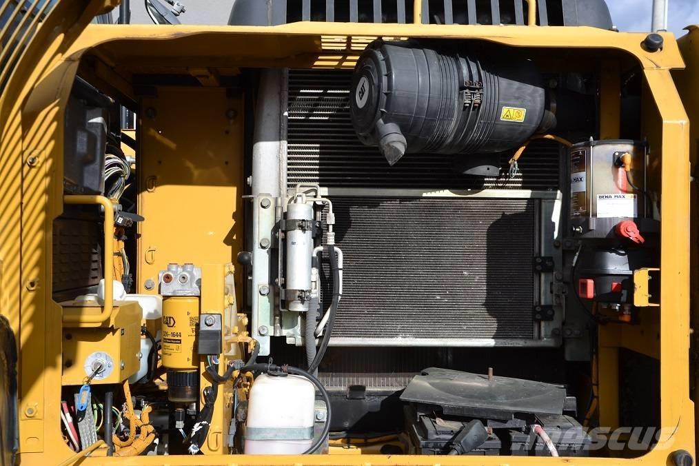 CAT 319 D L Roomikekskavaatorid