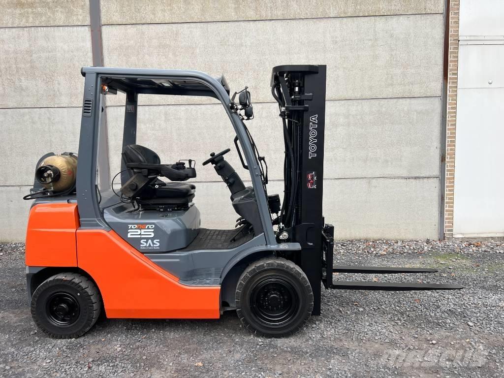 Toyota 02-8FGF25 Gaasitõstukid