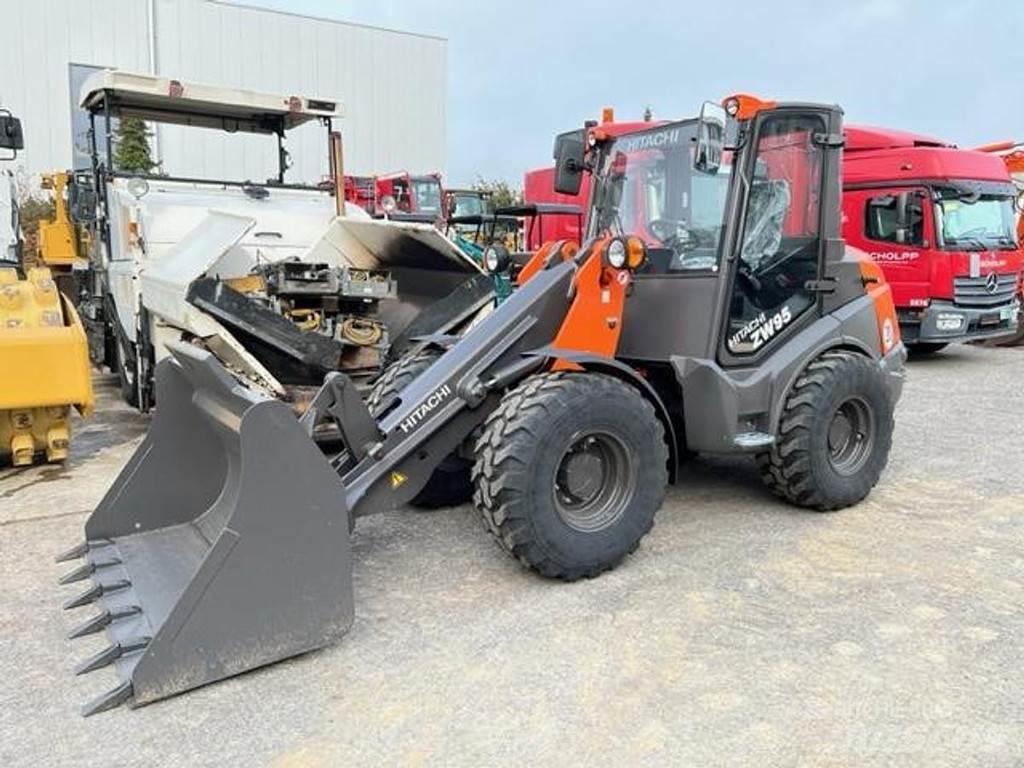Hitachi ZW95-6C Rataslaadurid