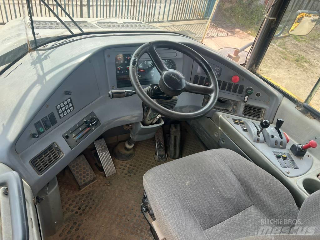 Volvo A 25 D Liigendraamiga pinnaseveokid