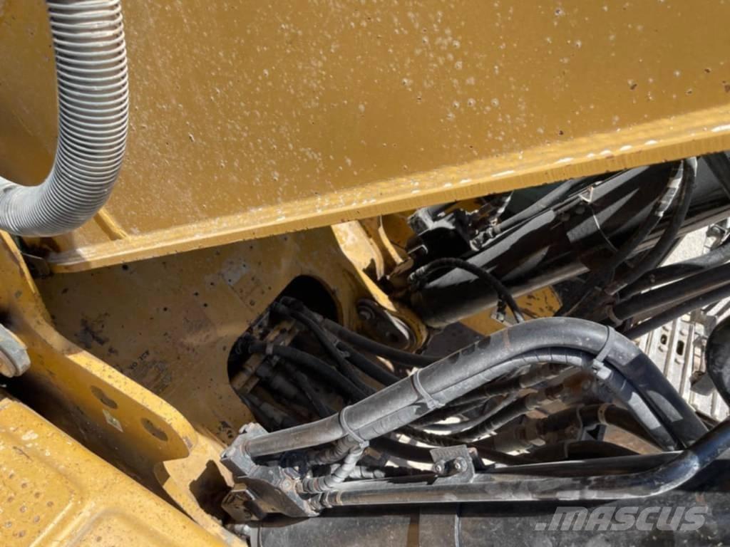CAT 330 D LN Roomikekskavaatorid