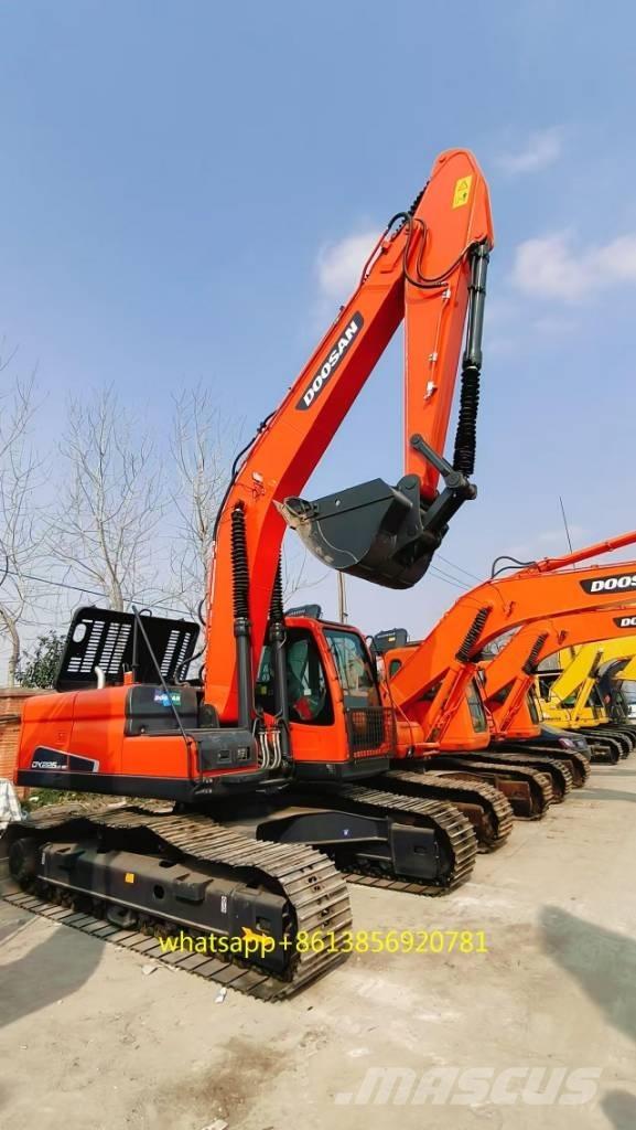 Doosan DX 225 Roomikekskavaatorid