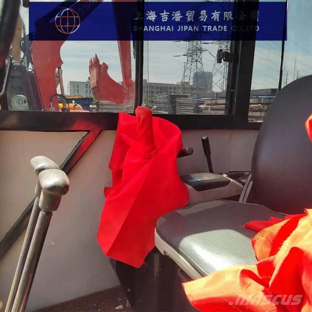 Komatsu PC 40 Roomikekskavaatorid