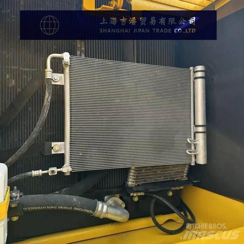 Komatsu PC 220 Roomikekskavaatorid