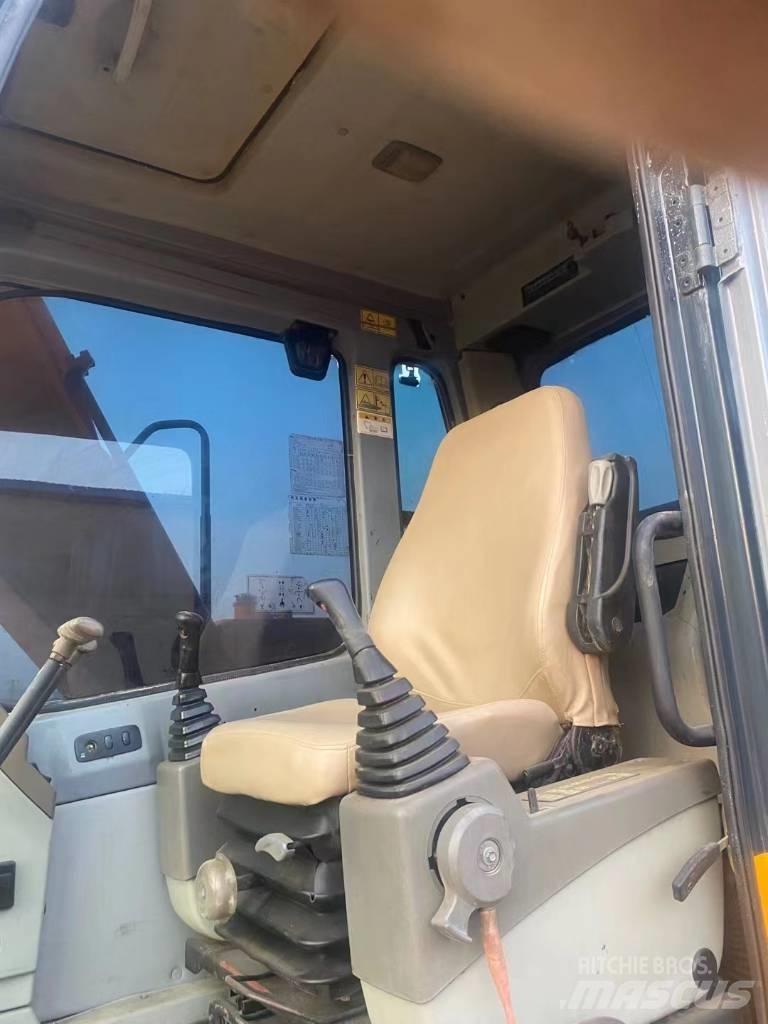 Hyundai R110VS Roomikekskavaatorid