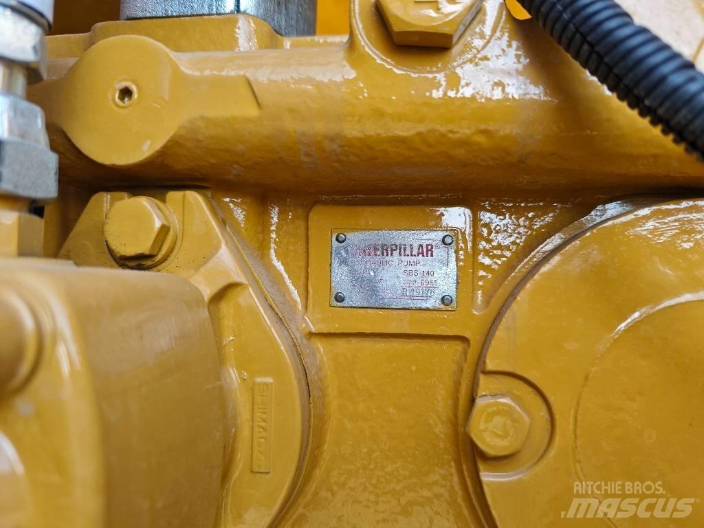 CAT 329 D Roomikekskavaatorid