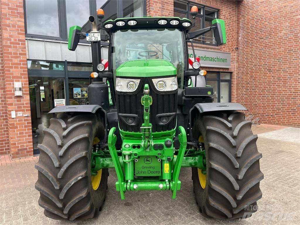 John Deere 6R215 Traktorid