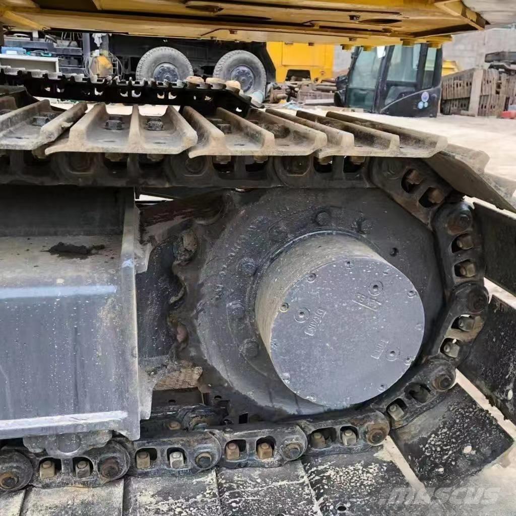 Komatsu PC 60 Roomikekskavaatorid