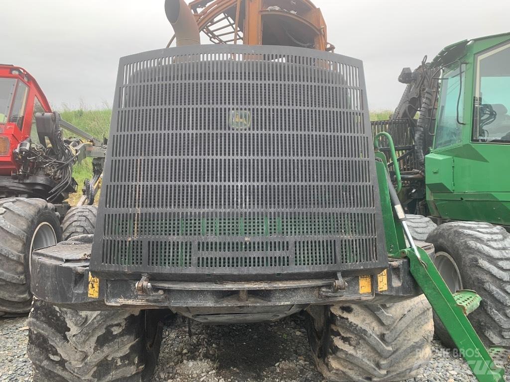 John Deere 1110 E Kabiinid