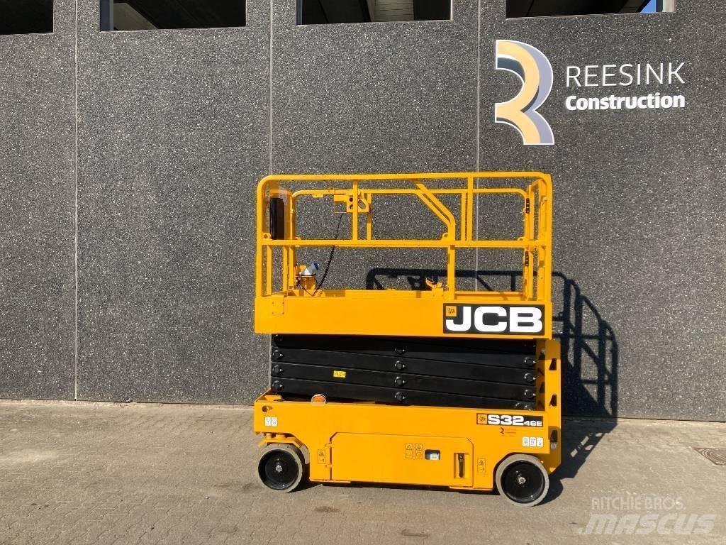 JCB S 3246 E Käärtõstukid