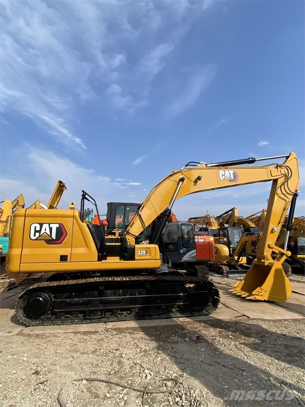 CAT 320 Roomikekskavaatorid