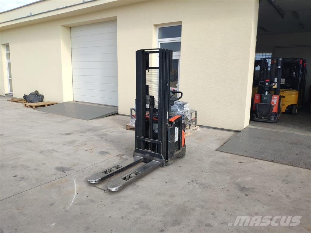 BT SWE120 Platvormiga virnastajad