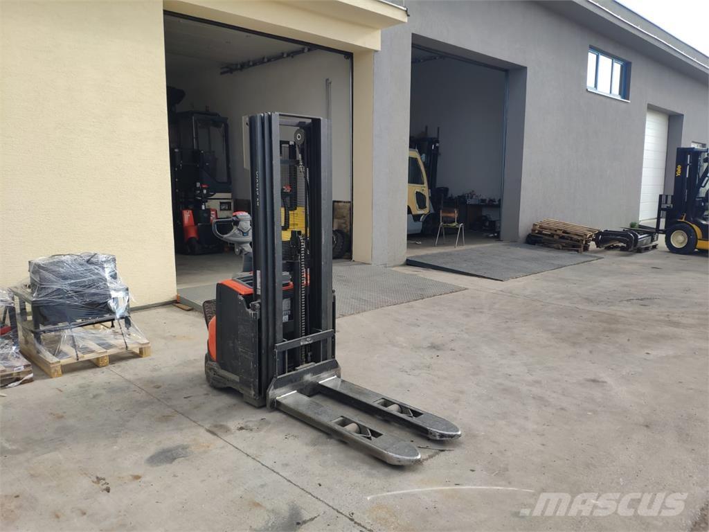 BT SWE120 Platvormiga virnastajad