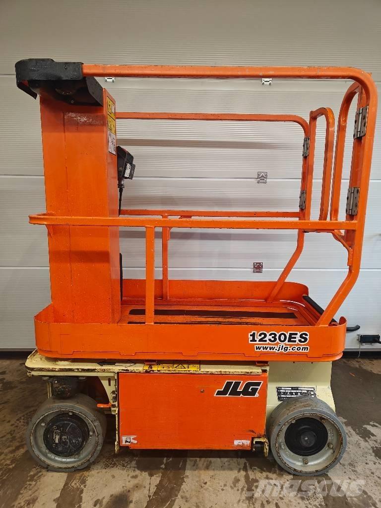 JLG 1230 ES Vertikaalsed mast tõstukid