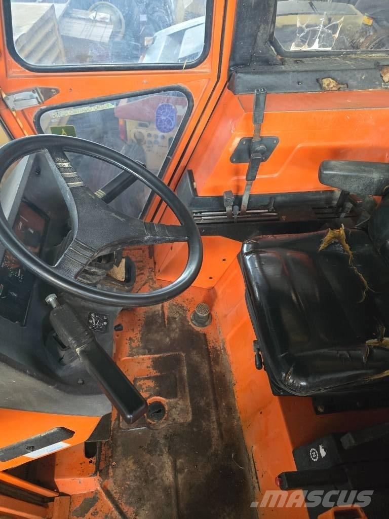 Fiat-Hitachi 1880 DT Traktorid
