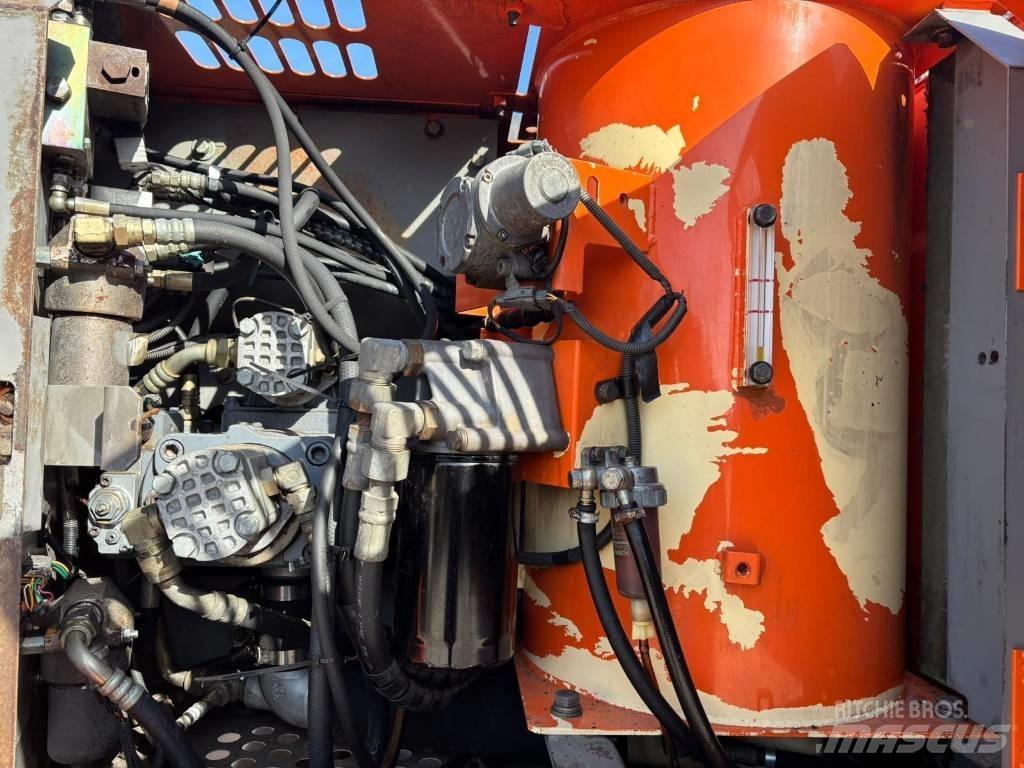 Hitachi ZX 130 W Ratasekskavaatorid