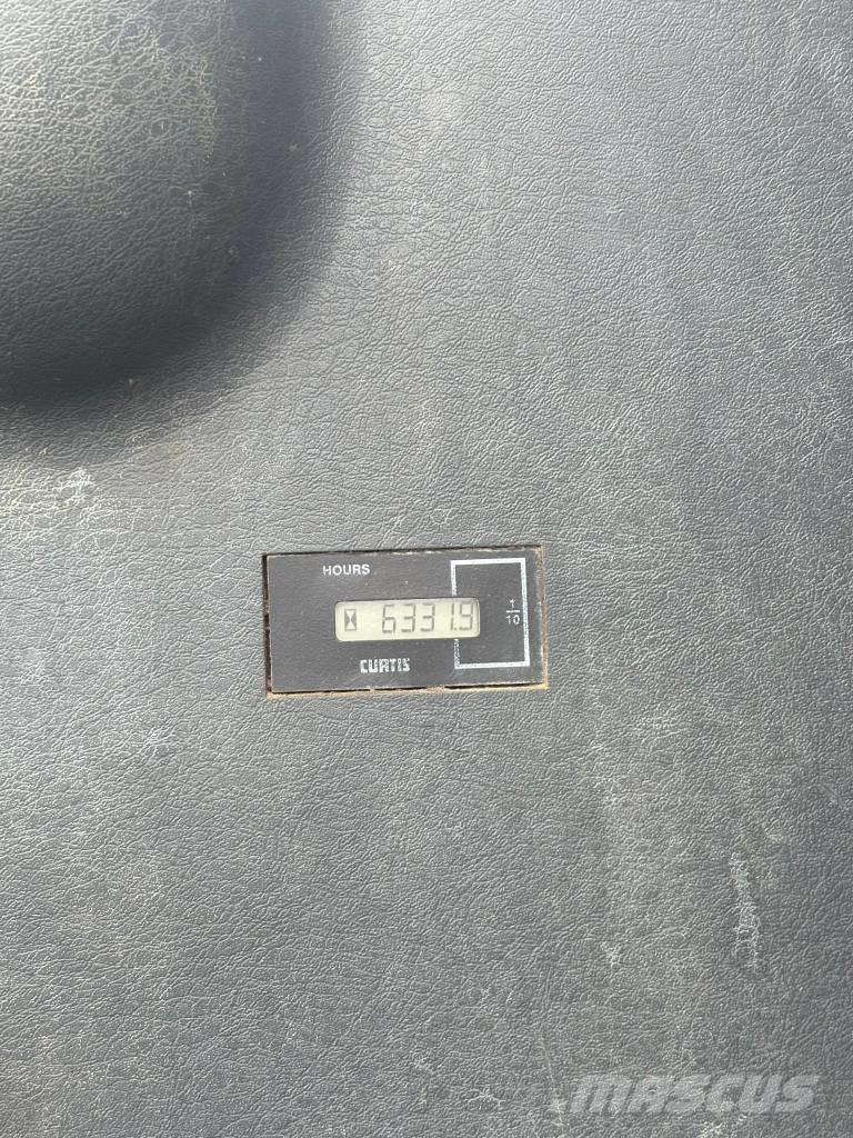 Hyundai HX 330 Roomikekskavaatorid