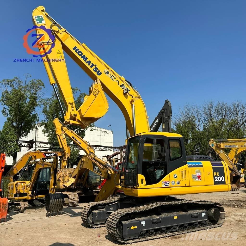 Komatsu PC 200-7 Roomikekskavaatorid