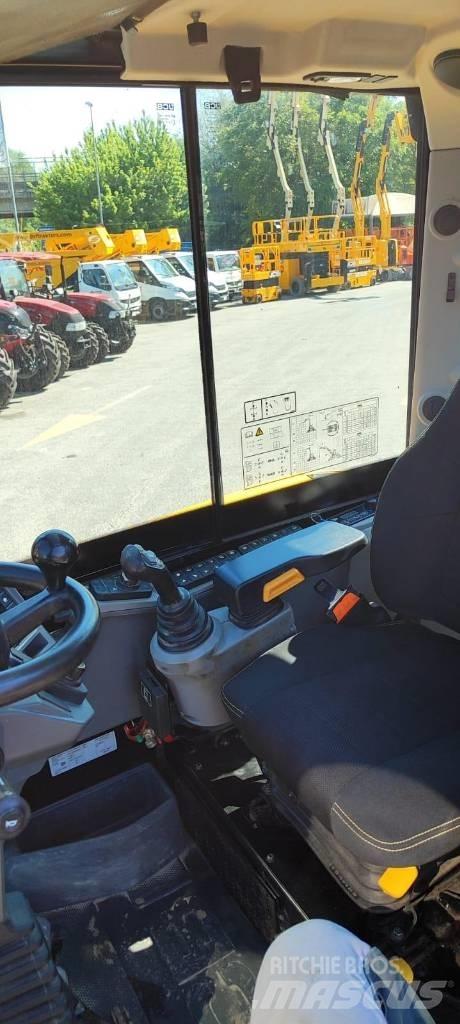 JCB Hydradig Ratasekskavaatorid